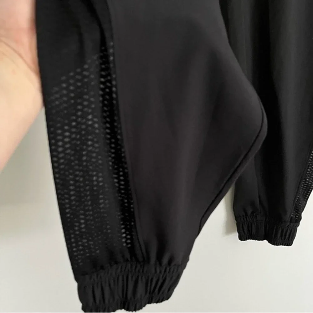 Athleta Quest Jogger Pants with Mesh Side Panel in Black, Size 0 NWOT
